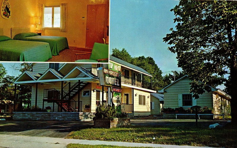 Bay Breeze Motel - Vintage Postcard